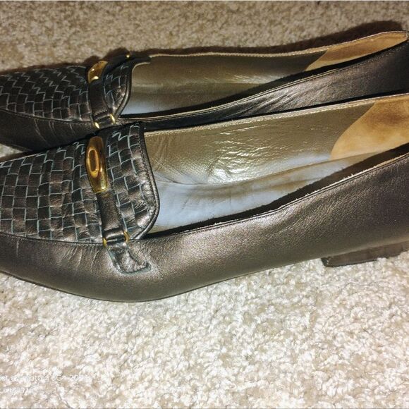 Elegant Brown Rangoni FirenzeTextured Loafers with Gold Accent - Picture 2 of 9